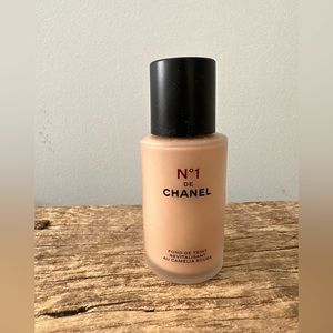 Chanel No1 De Chanel Foundation B40